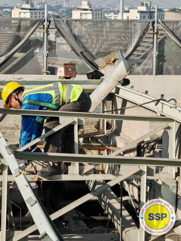 รื้อถอนตึกสูง